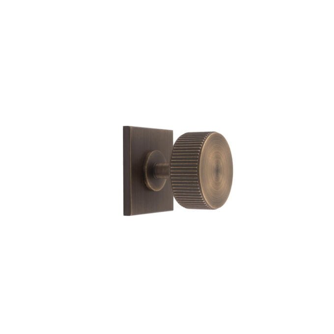 Lines Radio 35mm Knob on 40mm Backplate - Antique Brass